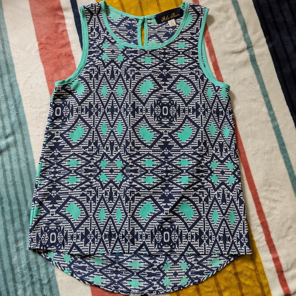 Francesca's Geometric Print Top